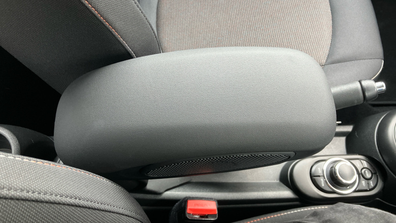 MINI Hatchback 1.5 Cooper Classic 3dr Auto Petrol Hatchback